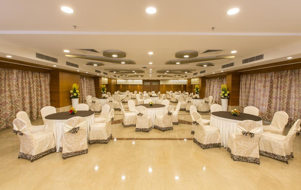 The President Hotel Hubli Εξωτερικό φωτογραφία