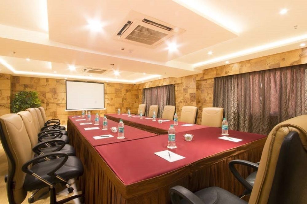 The President Hotel Hubli Εξωτερικό φωτογραφία